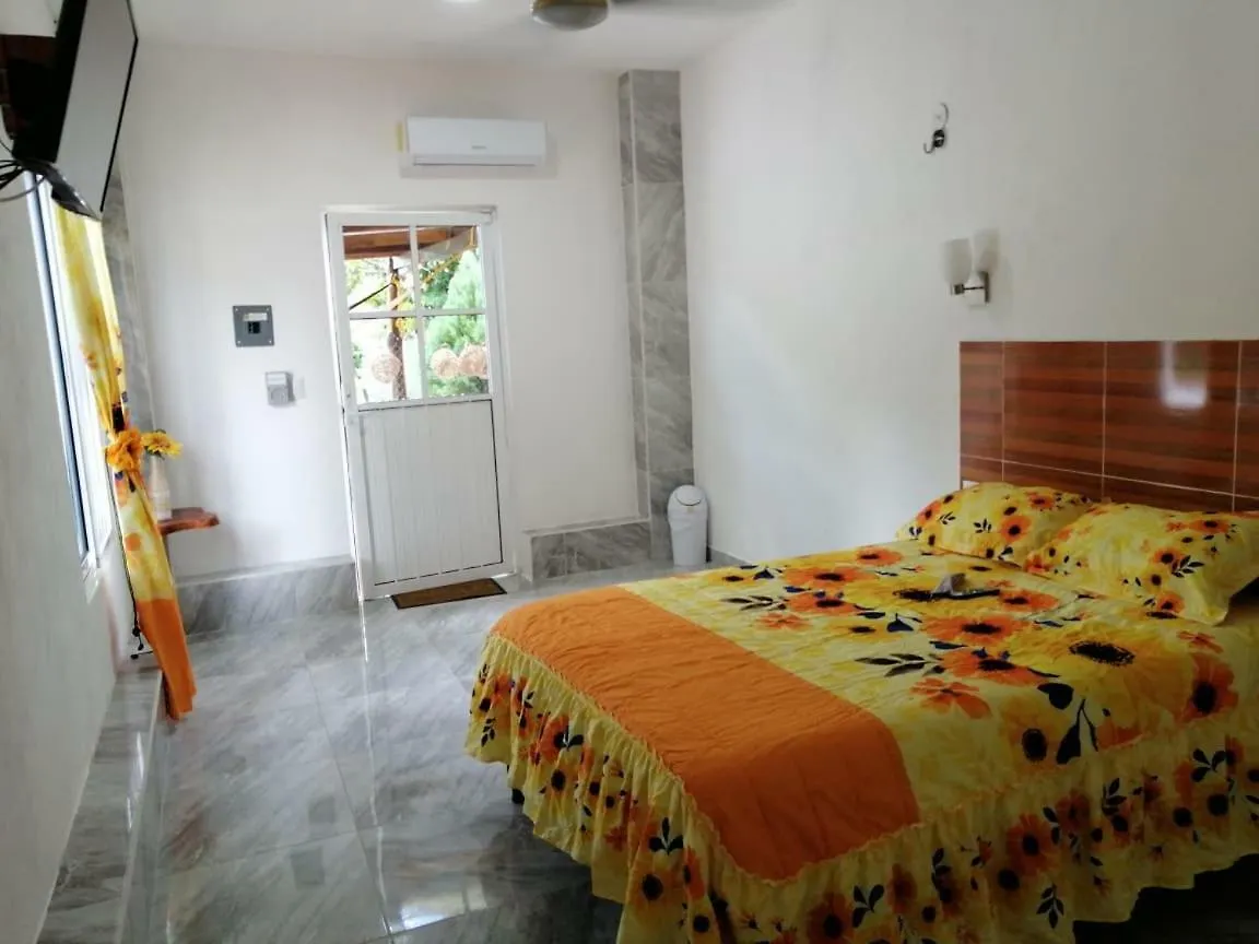 Los Girasoles Hotell Bacalar